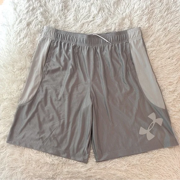 (NWT) Under Armour Men's Light Gray Athletic Shorts XXL - Picture 2 of 7